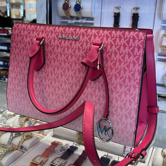 Michael Kors Sheila Medium Signature CZ Logo Satchel Crossbody Center Zip 
NWT - Picture 6 of 16